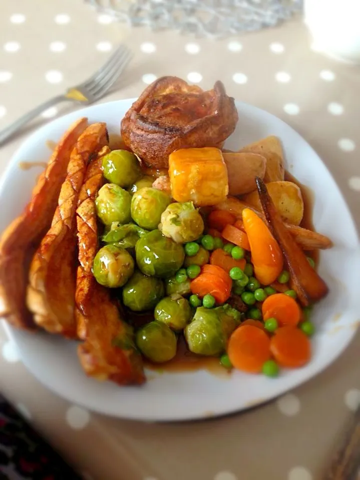 Belly pork , Brussels, carrots, potatoes & gravy.  Roast dinner!|Karla Collington Ryderさん