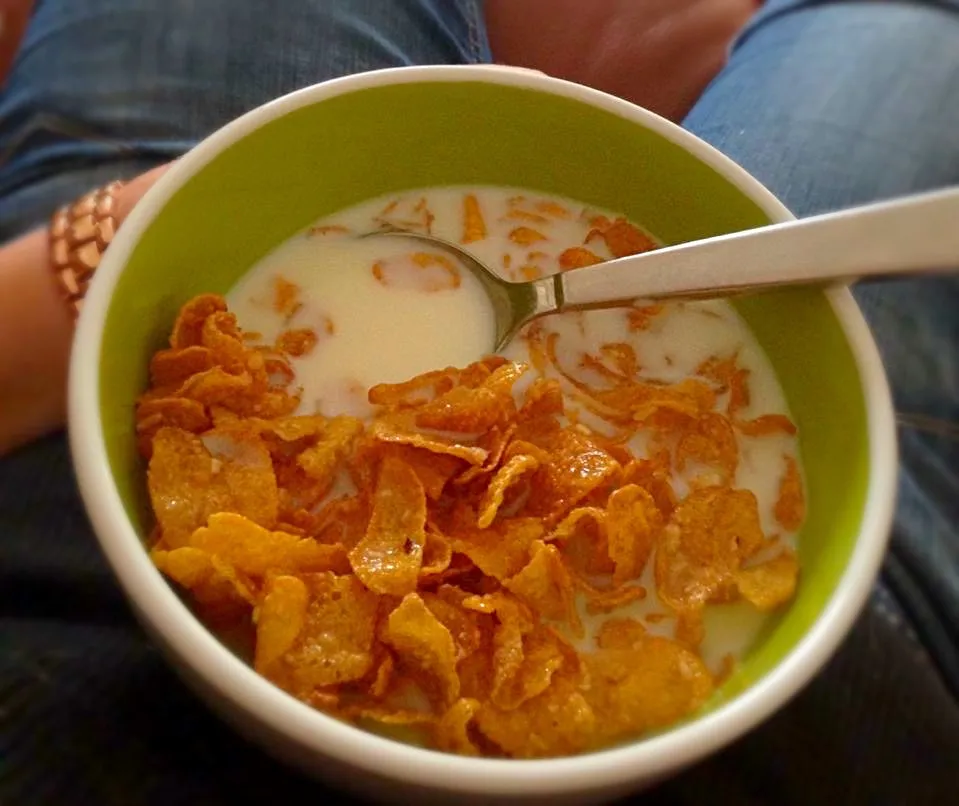 Kellogg's cornflakes in skimmed milk.|Karla Collington Ryderさん