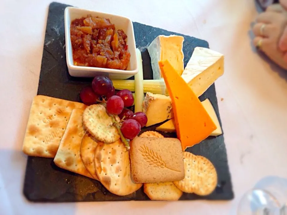 Cheese board n crackers.|Karla Collington Ryderさん