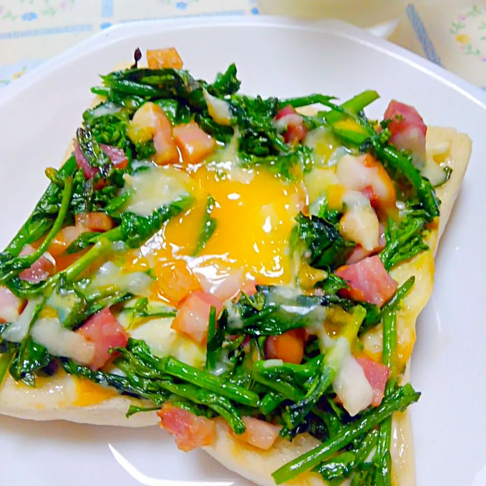 菜の花ベーコン半熟卵のバター醤油トースト|うたかた。さん