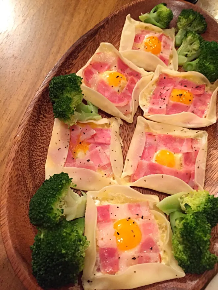 一口おつまみ❤︎餃子の皮とうずらのガレット|田中シュークリームさん