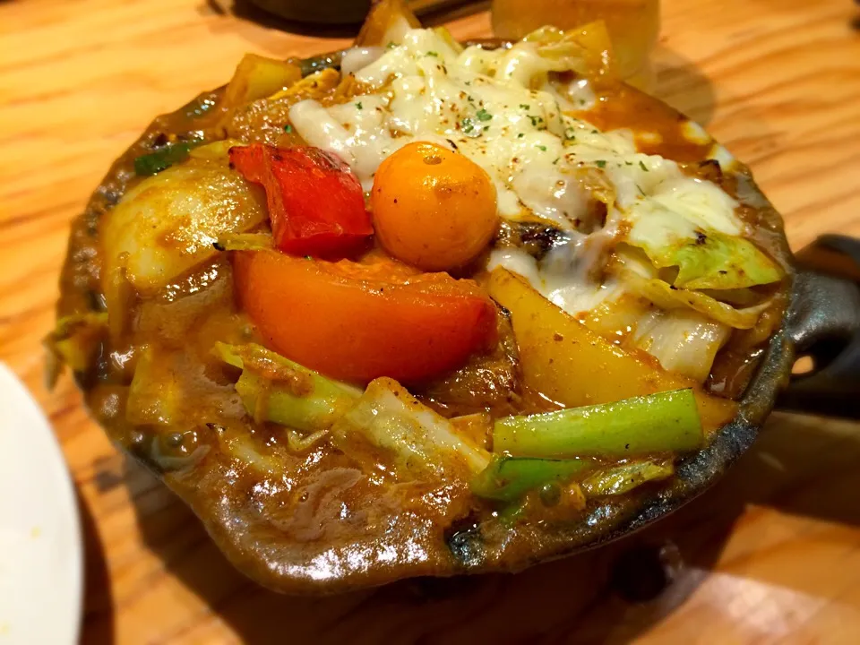 Snapdishの料理写真:１日分の野菜カレー 炙りチーズトッピング|もうちゃんさん