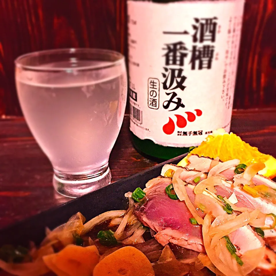 Snapdishの料理写真:今宵の一酒一肴『酒槽一番汲み』と『鰹たたき』|ち〜おんさん