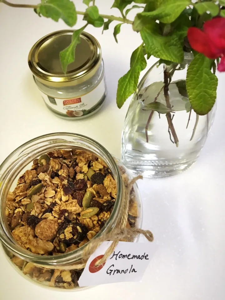 Snapdishの料理写真:Homemade Granola|gonbenさん