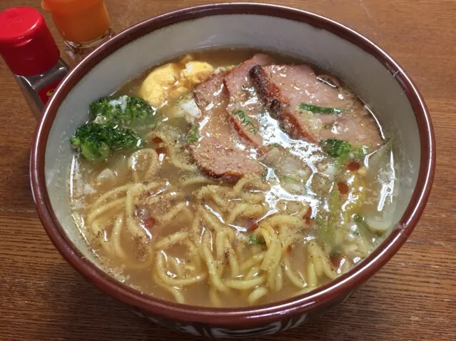 Snapdishの料理写真:ラ王🍜、醤油とんこつ味❗️꒰#'ω`#꒱੭✨|サソリさん