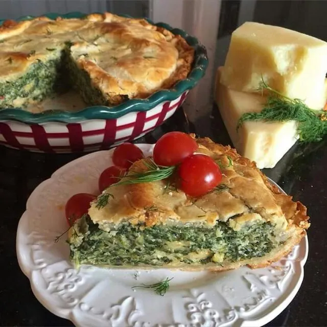 Snapdishの料理写真:Homemade Spinach and Three Cheese Pie Spinach, Dill, Mascarpone Cheese, Romano Cheese and Spicy Gouda Cheese|CHUENCHAIさん