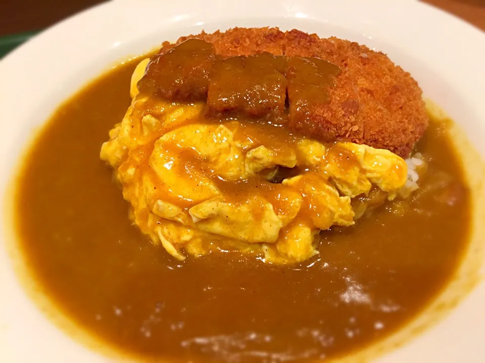 オムチキンカツカレー🍛|buhizouさん