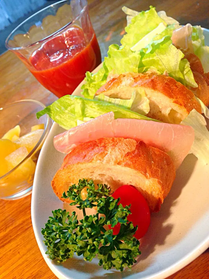 モーニング💕
久しぶりのサンドイッチ
デザートは林檎煮🍎|ちなみんさん