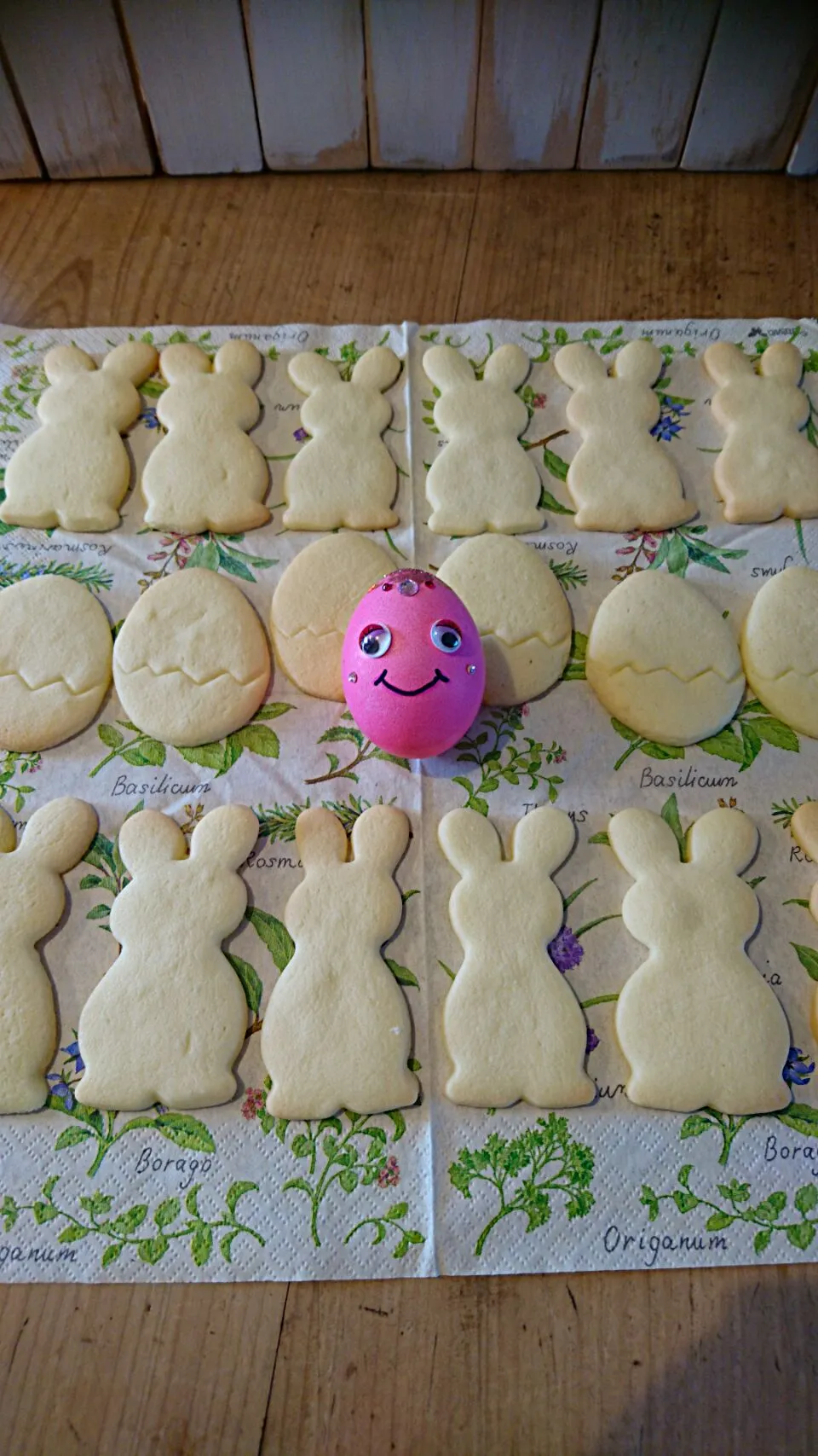 Snapdishの料理写真:Easter cookies|TOKOさん