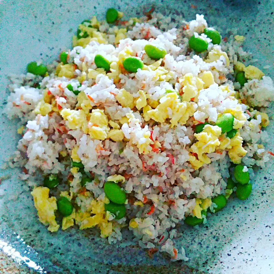 Fried rice with dried baby shrimps, white bait, edamame and eggs|Juneさん