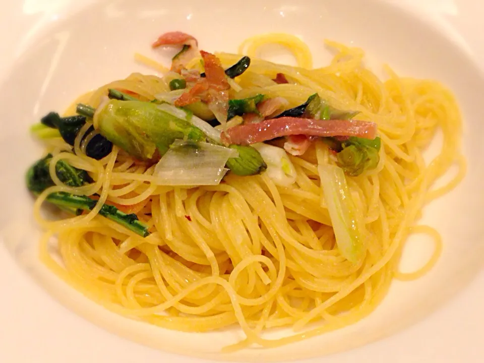 フェデリーニ  山菜と生ハムのペペロンチーノ  Fedelini peperoncino with wild vegetable & raw ham|ゆうじ.さん