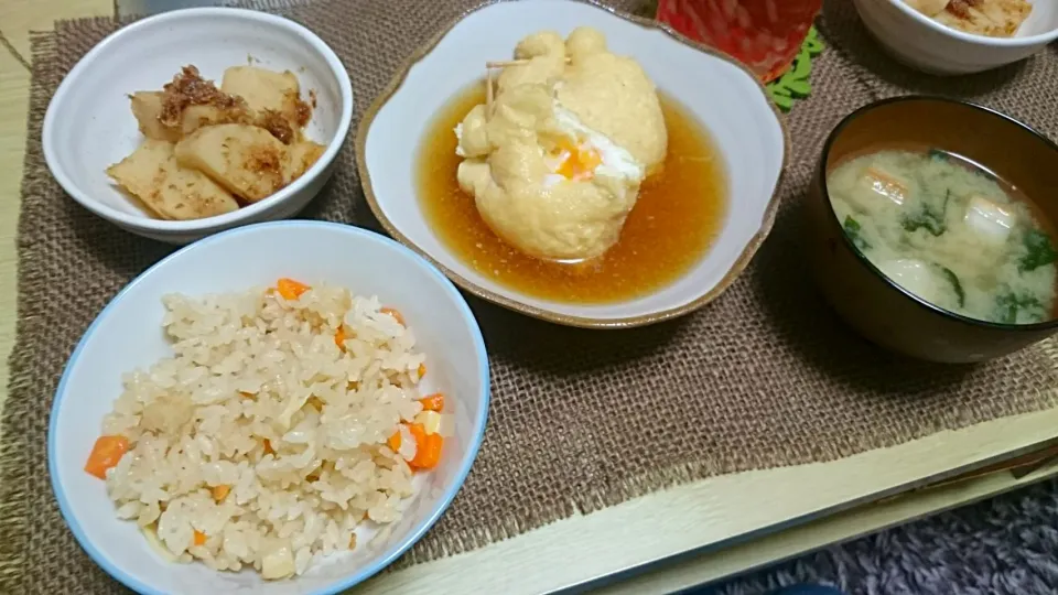 たけのこ祭！たけのこご飯、たけのこの煮物、半熟卵きんちゃく、味噌汁|おむすびさん