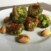 Snapdishの料理写真:Broccoli Tots|EmilyJeさん