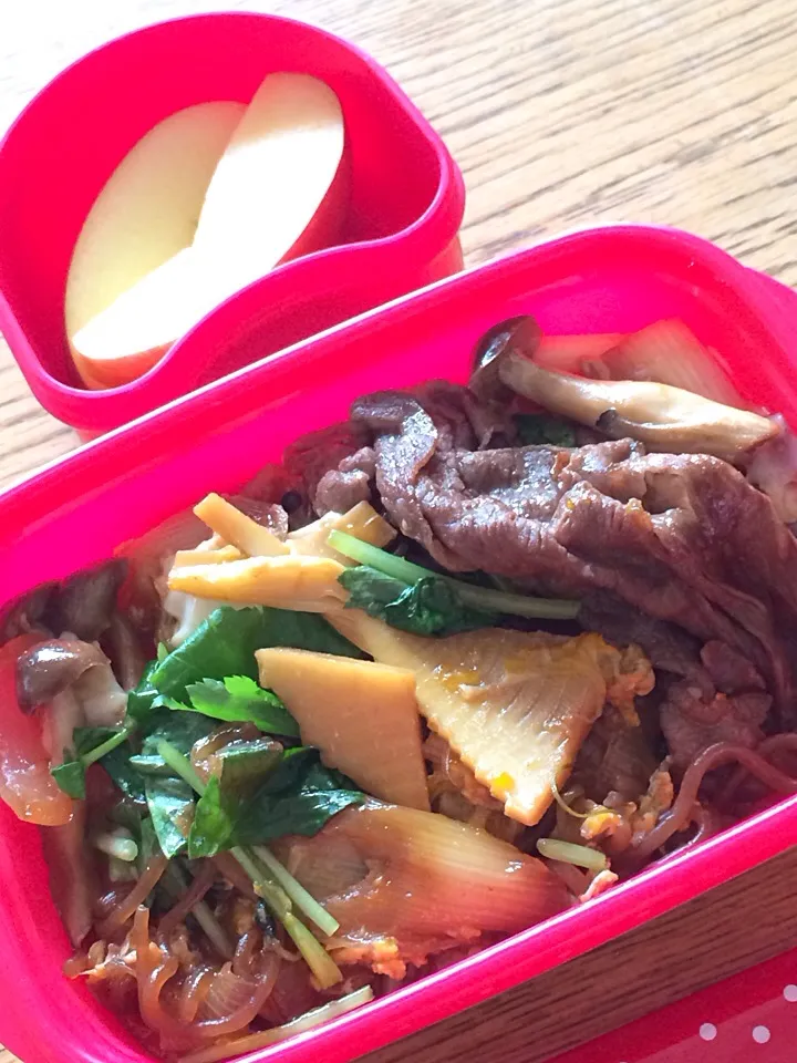 Snapdishの料理写真:旬の筍で牛すき弁当🍱|Kazuさん