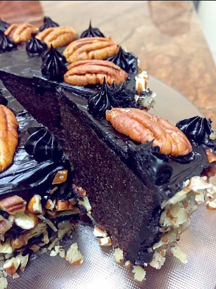 Death by chocolate with pecan on top... Sounds like a fiction novel huh 😅|Amy Aliyyaさん