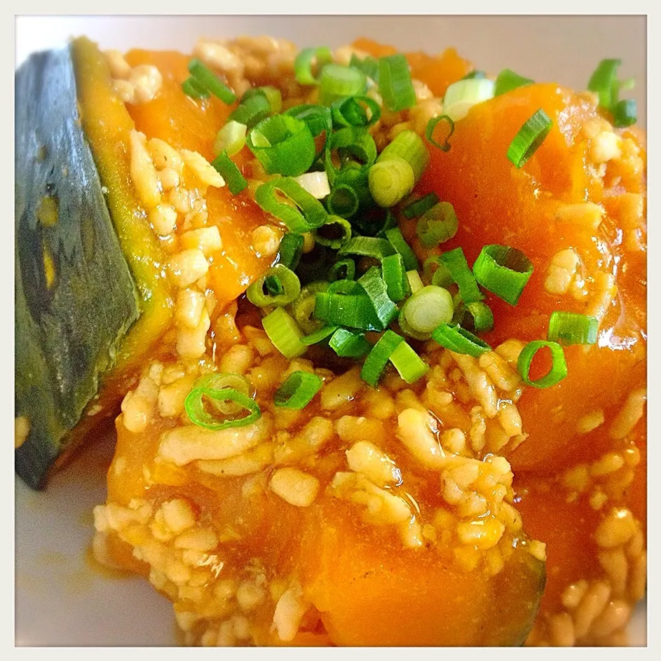 かぼちゃのそぼろ煮。Simmered Japanese Pumpkin  with minced chicken|toyamadaさん