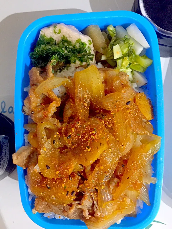 Snapdishの料理写真:パパお弁当🍱  豚丼(生姜、玉葱)  大根とリンゴのハチミツ入り甘酢漬け  山芋のブラックベリー漬け  青海苔|ch＊K*∀o(^^*)♪さん