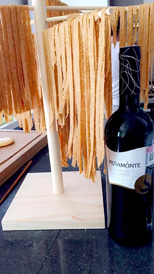 Try to incorporate whole grains to your diet, like this whole grain pasta. And also  1 drink of red wine per day for women and 2 for men is a good ways to keep |Josseline Mirandaさん