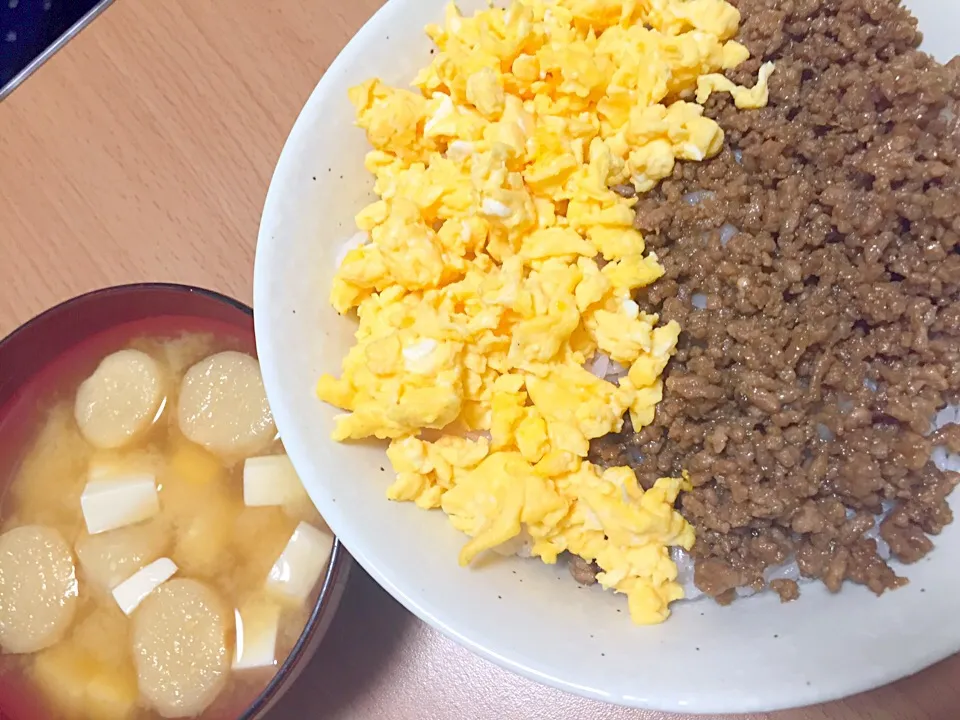 緑のないそぼろ丼･････|にゃんべるさん