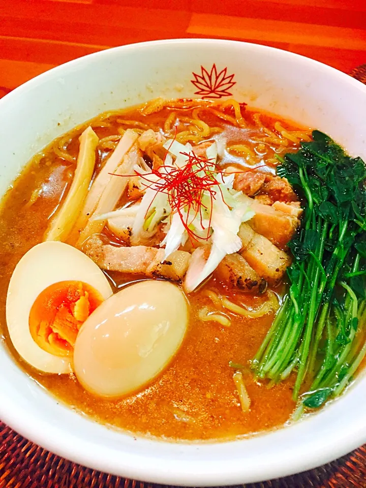 名古屋睡蓮濃いめ焼き干し醤油ラーメン|Tedさん