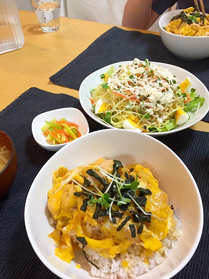 親子丼、ラーメンサラダ|くみさん