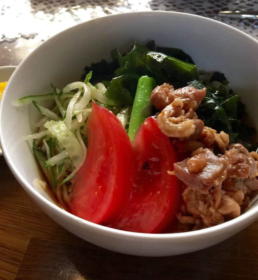 今日のランチ😊ワカメぶっかけうどんです🍜|keikoさん