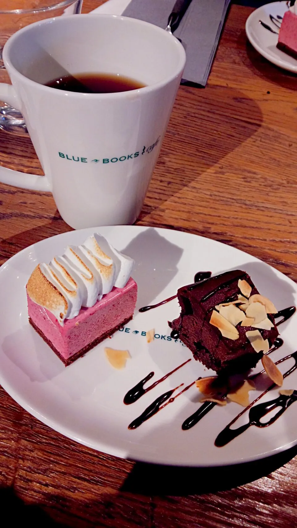 コース料理のデザート＠ BLUEBOOKSCAFE|らすくさん