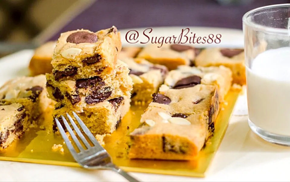 Snapdishの料理写真:Congo bars by the SugarBites girls! 💃🏻|Amy Aliyyaさん