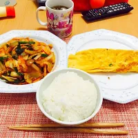 Snapdishの料理写真:豚キムチ
ツナマヨオムレツ|marie mochiさん