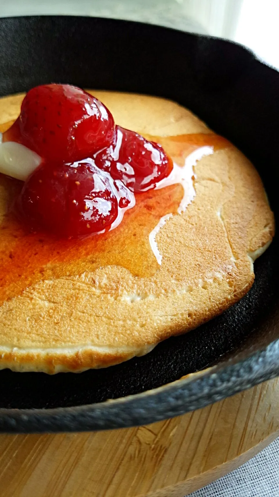 Snapdishの料理写真:スキレットでパンケーキ🍓|高野裕子さん