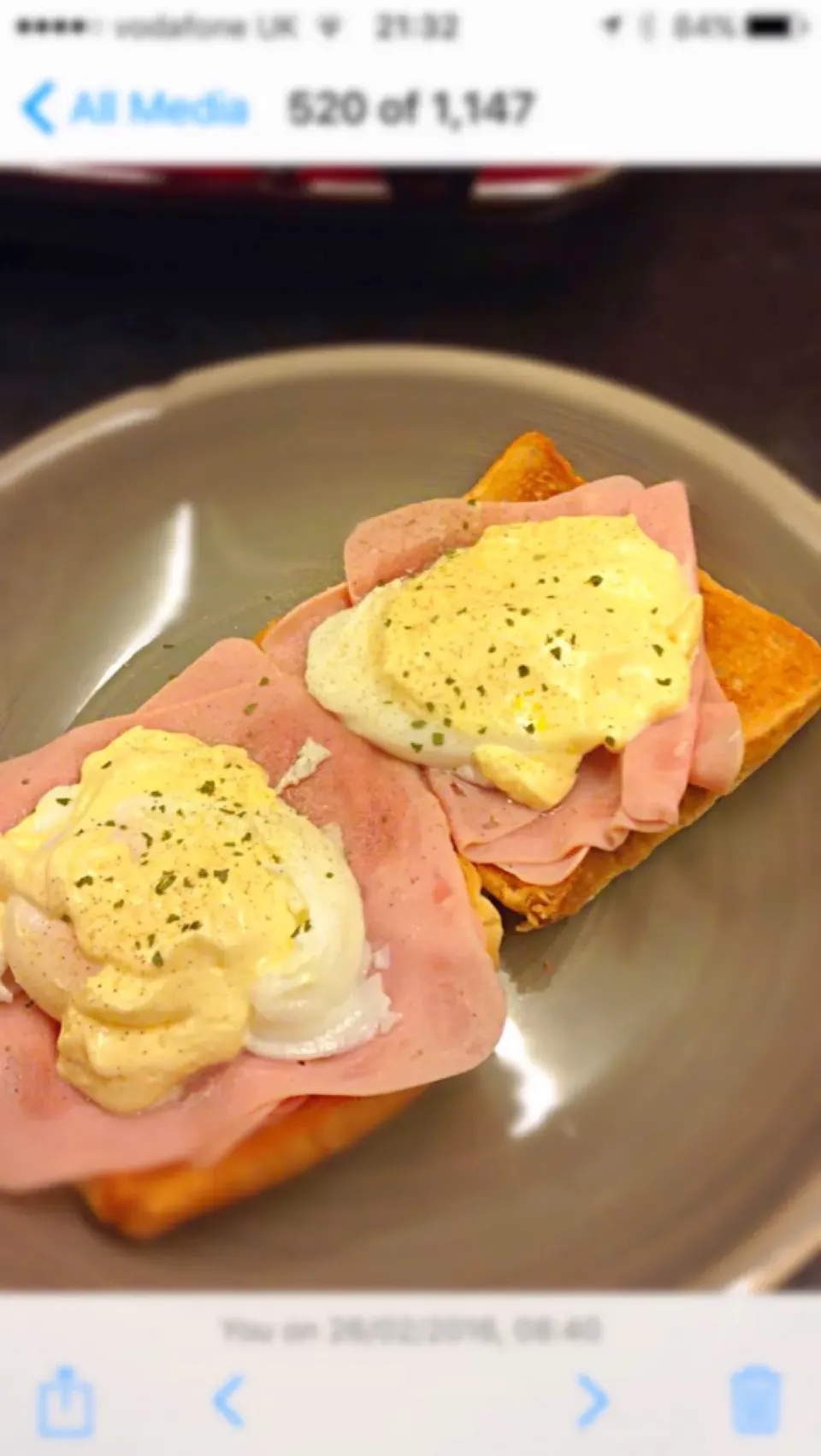 Eggs benidict with ham on toast.|Karla Collington Ryderさん