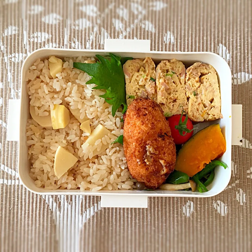 今日の旦那様お弁当(◍•ᴗ•◍)#お弁当
たけのこご飯おべん！|あさこさん