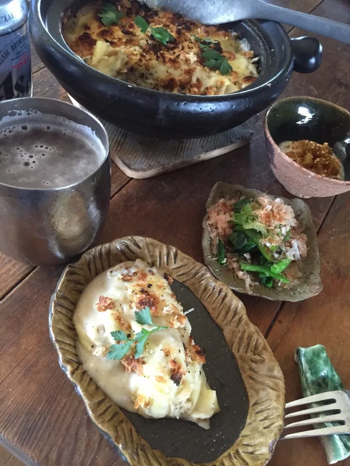 昨日のお客様の残り物の土鍋五目ご飯で

豆乳クリームソースでジンジャードリア

仕事が休みなのでお昼からビールで💖💖

ウィ💨💨💨しあわせーー💖|麦チョコさん