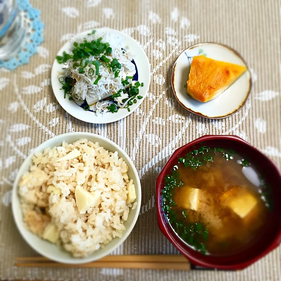 Snapdishの料理写真:今日のお昼ごはん☆#ランチ#たけのこご飯|あさこさん