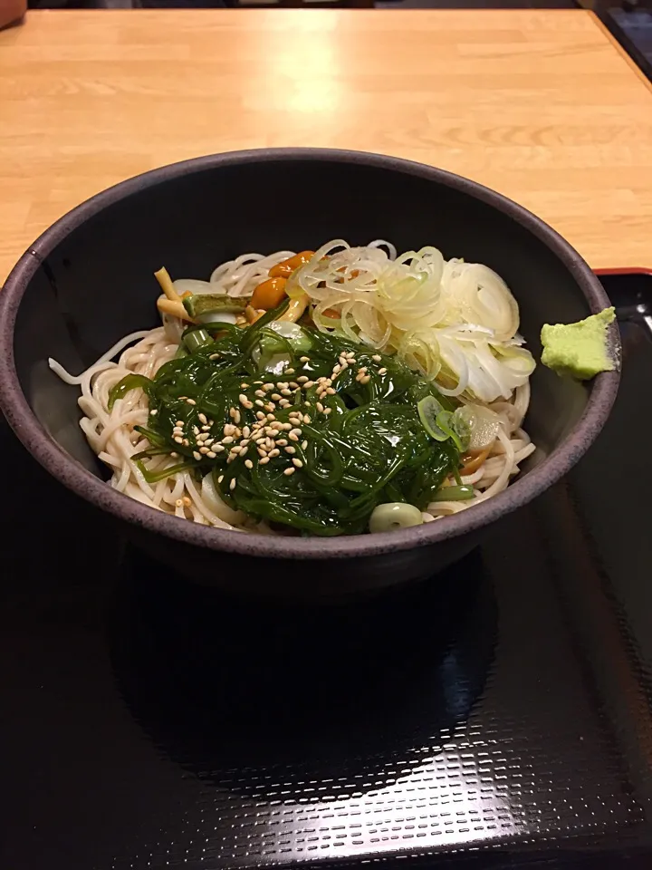 山菜めかぶ蕎麦（冷）|山内博之さん