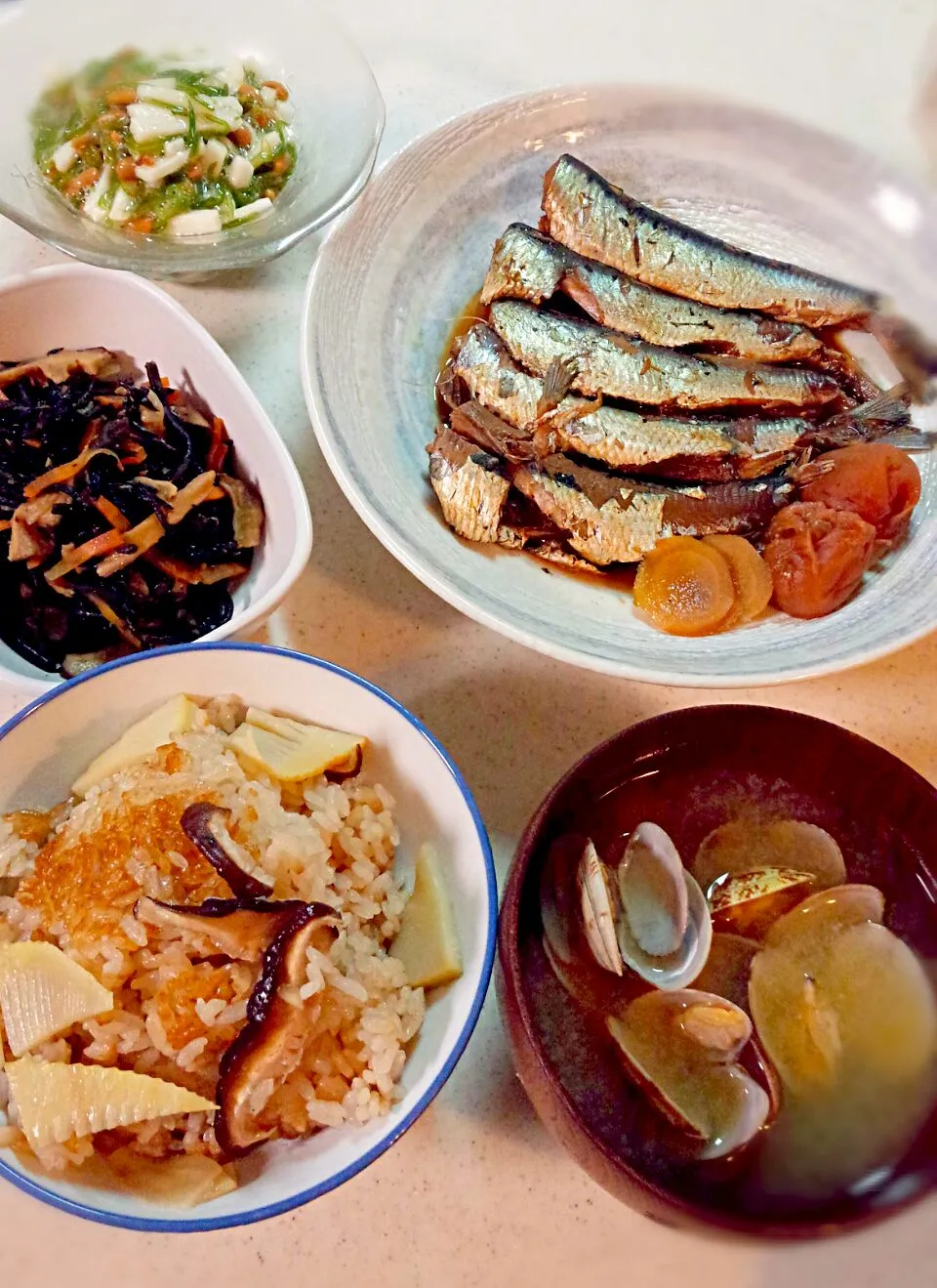 筍ご飯＊イワシの梅煮＊ひじきの煮物＊長芋めかぶ納豆＊あさりの味噌汁♡|ゆっこさん