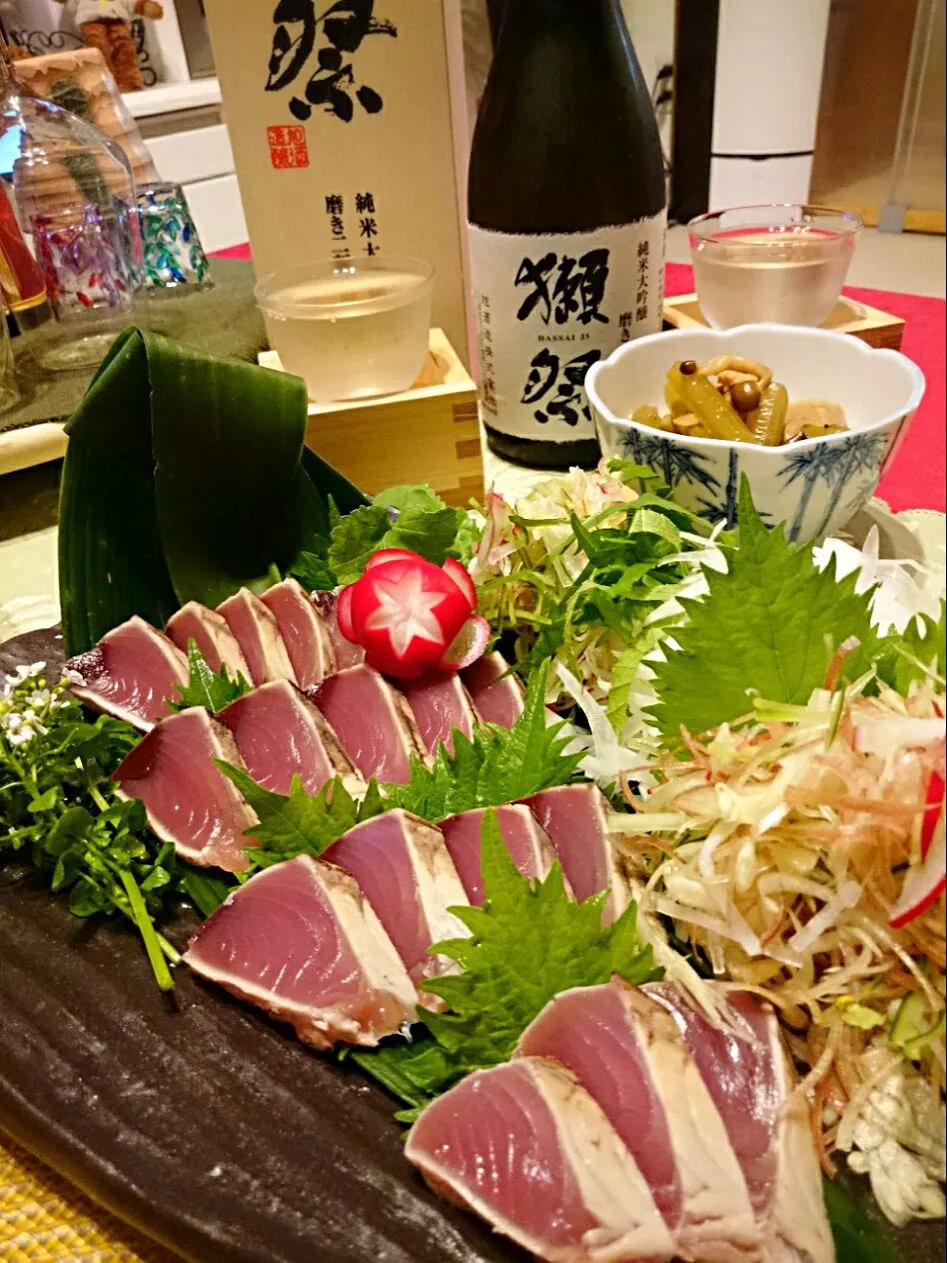 カツオのタタキ🐟🍴＼(^o^)／打ち上げなので❗ちょっと贅沢に🍶😋|ナムナムさん