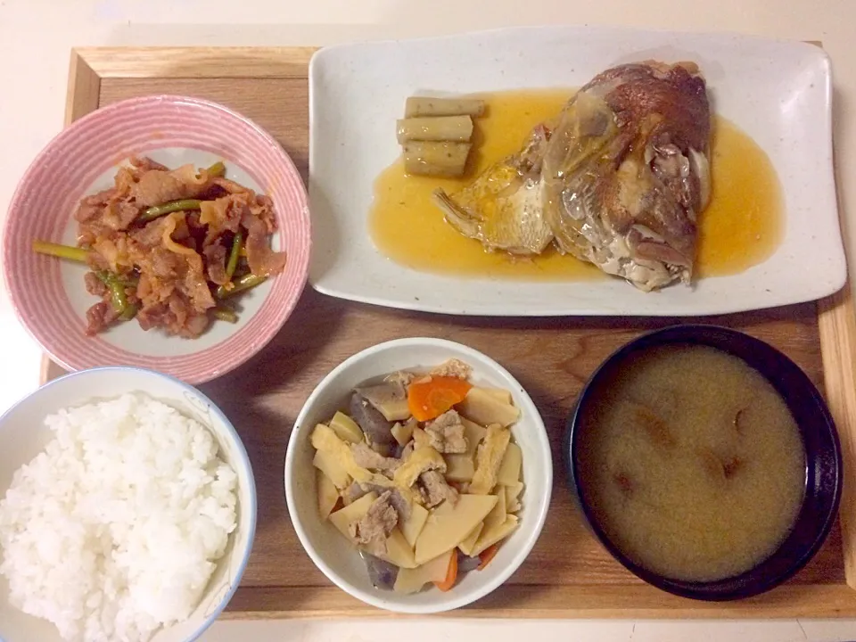 鯛頭煮、たけのこ煮、巨大なめこ味噌汁
（子供）肉焼き|ちゃこさん