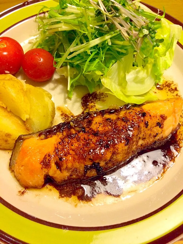 サーモンのムニエルで夕食🍴|かずみさん