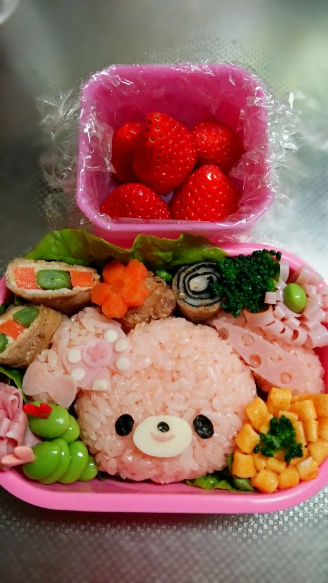 Snapdishの料理写真:ぼんぼんりぼん☆キャラ弁☆娘っこ遠足弁当|kitchentomokoさん