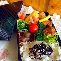 Snapdishの料理写真:唐揚げ弁当|ひろみさん