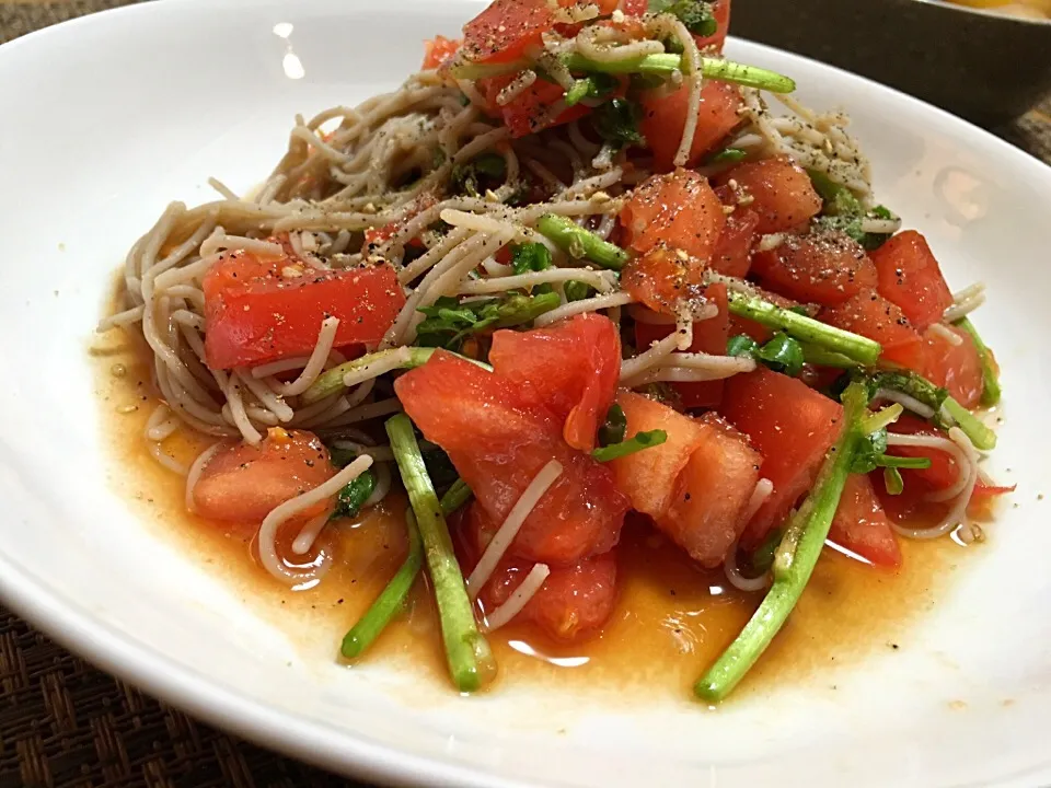 クレソンとトマトの冷やし蕎麦|しげさんさん