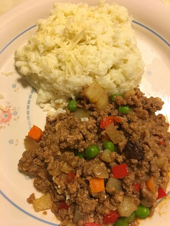 Garlic mashed cauliflower and lean ground beef/turkey giniling|AAさん