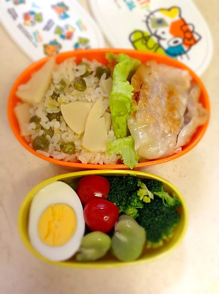 Today’s lunch box. bamboo shoots rice & chinese dumplings. 石川産の筍、アクが少なく甘みがあって美味しいなあ♪|hoppycowさん