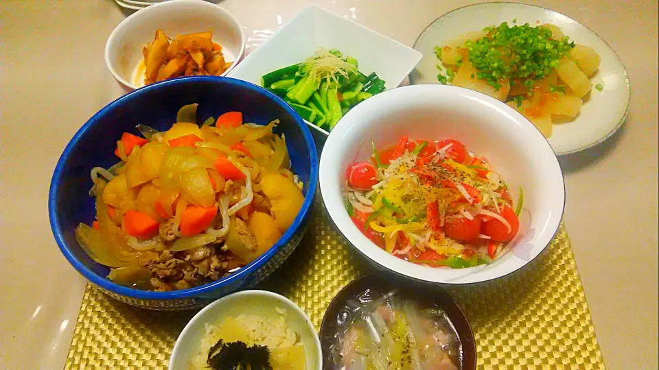 肉じゃが定食😋|お母の大皿さん