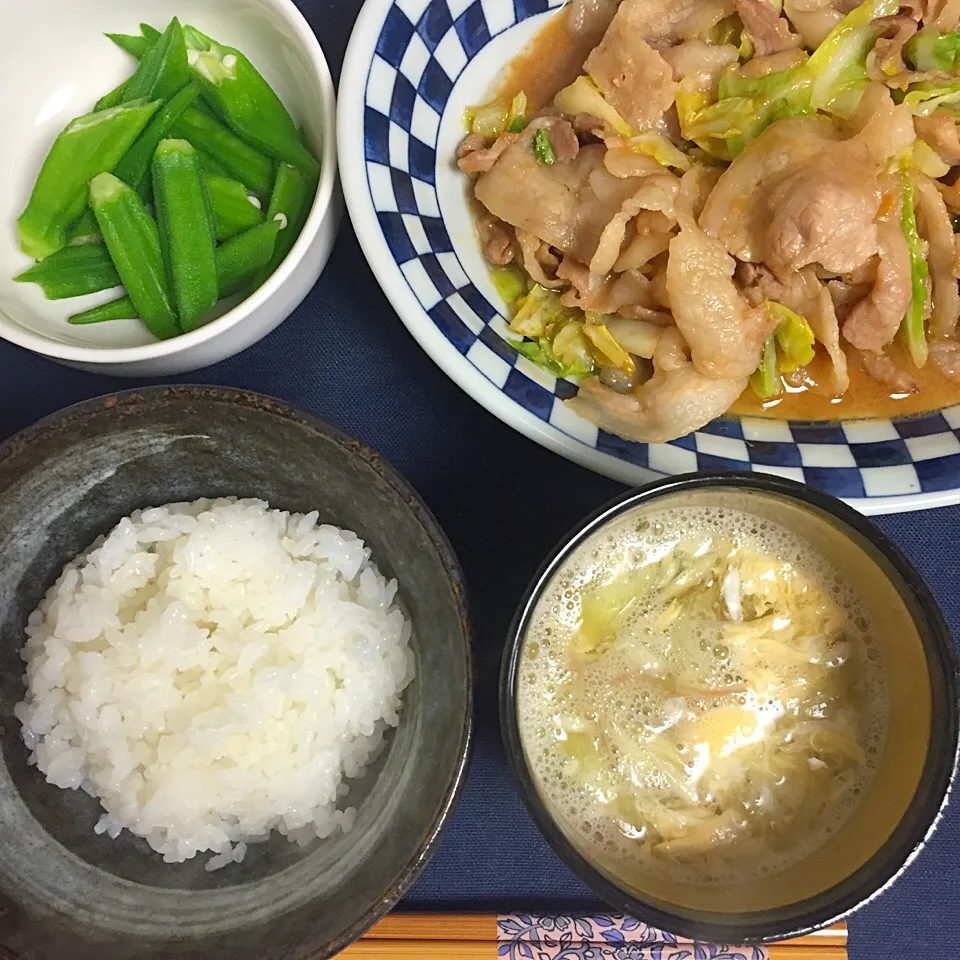 キャベツと豚バラ肉の味噌炒め、オクラの塩茹で、茗荷と卵のお吸い物|みみこさん