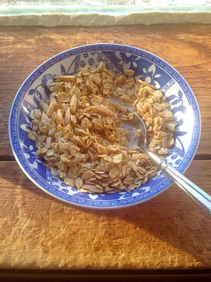 maple almond granola with coconut milk|Anna Brunelleさん