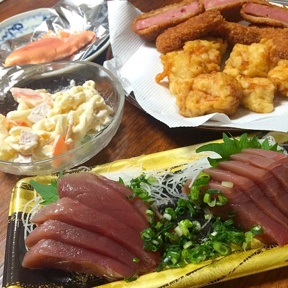 4/20の晩ご飯。鰹の刺身ウマー！|hiroさん