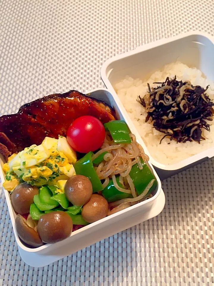 アッツさんの料理 甘辛黒胡椒焼き  鰤で！
4/20  息子弁当(*´∇｀)ﾉ|さちさん