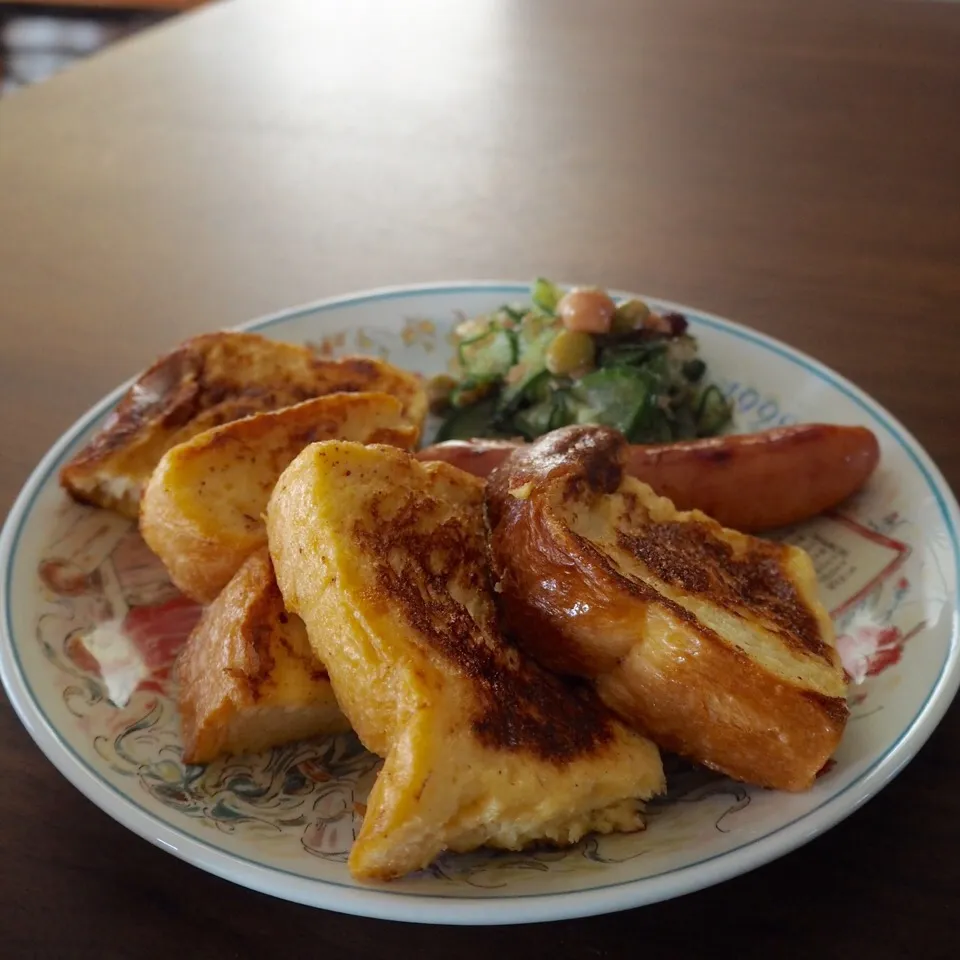 Snapdishの料理写真:食パンフレンチトースト🍳🐮🍞|まきんすぱん///さん